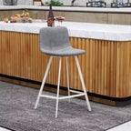 LeisureMod Elland 35 Taburete de Bar Tapizado en Piel con Base Blanca de Acero Inoxidable - Taburete Moderno de Altura de Encimera para Cocina, Bar y Pub